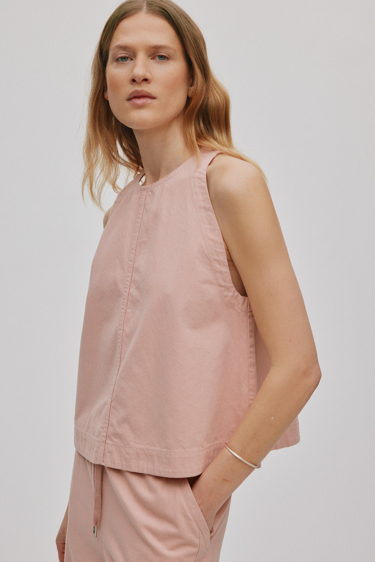Kaley - Texture canvas halter top I Soft rose 1 - Rabens Saloner